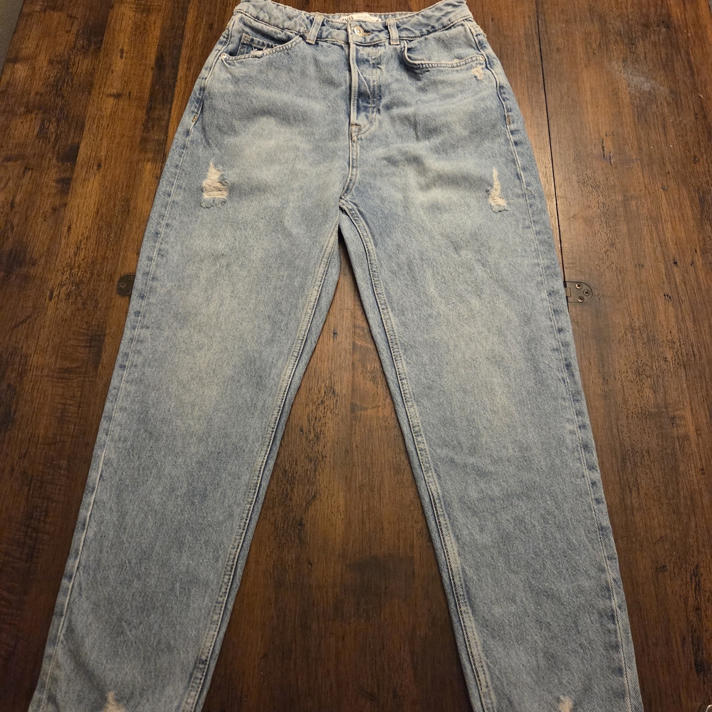 Zara Vintage Wash Straight Leg Jeans 90s Vibes Distressed